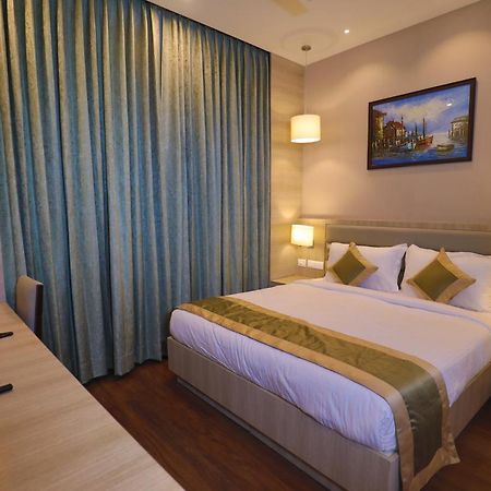 Goa Country Club Hotel Gurgaon Eksteriør billede