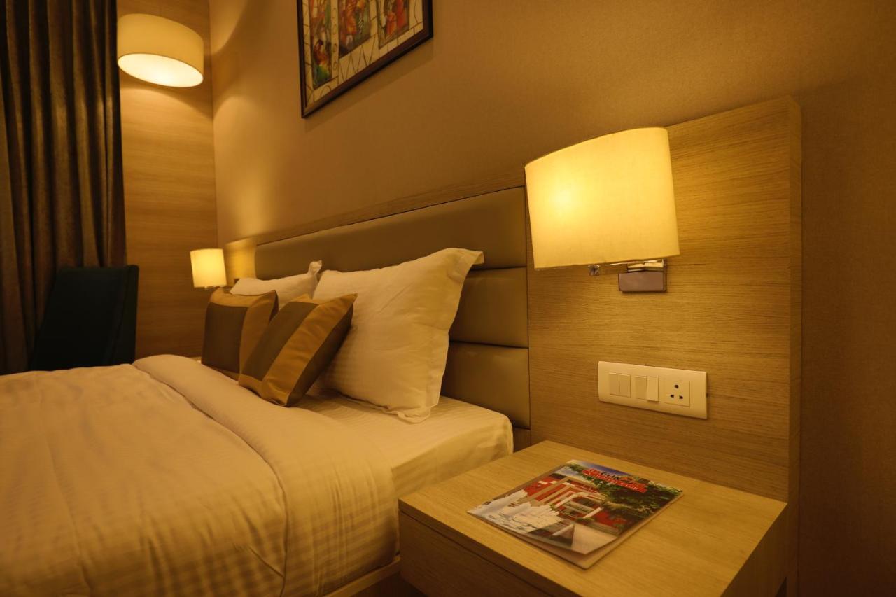 Goa Country Club Hotel Gurgaon Eksteriør billede
