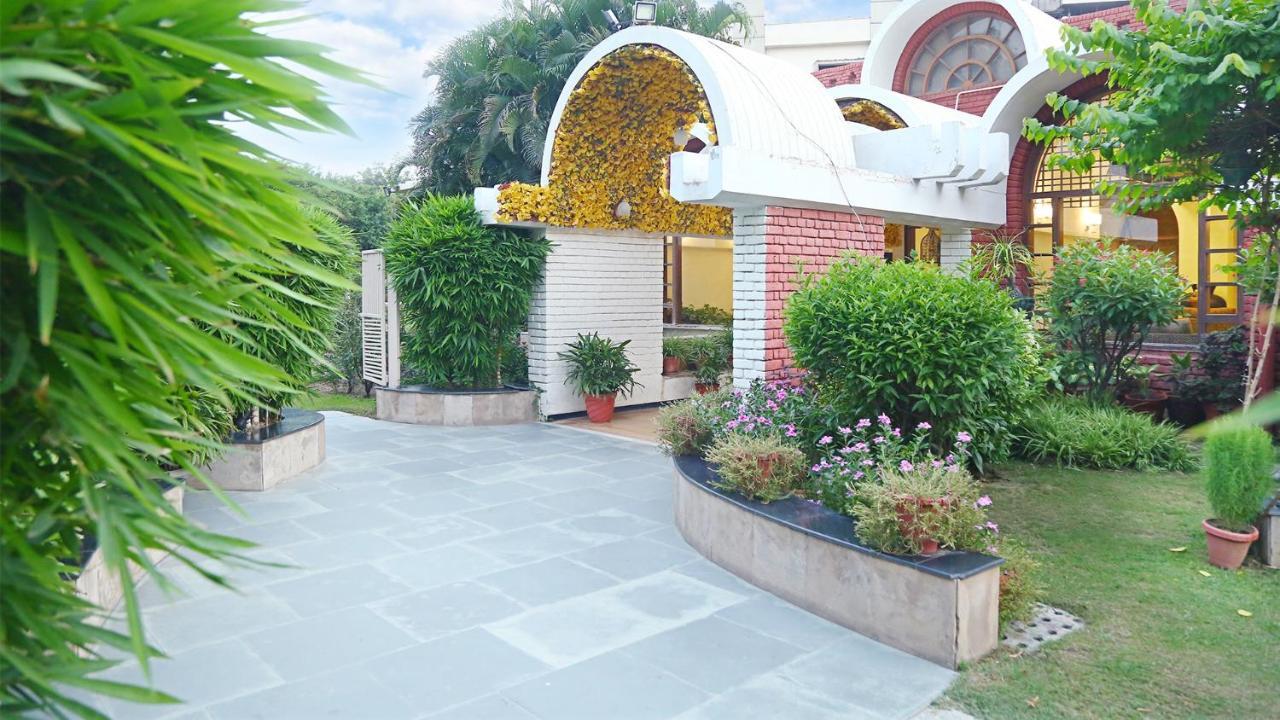 Goa Country Club Hotel Gurgaon Eksteriør billede