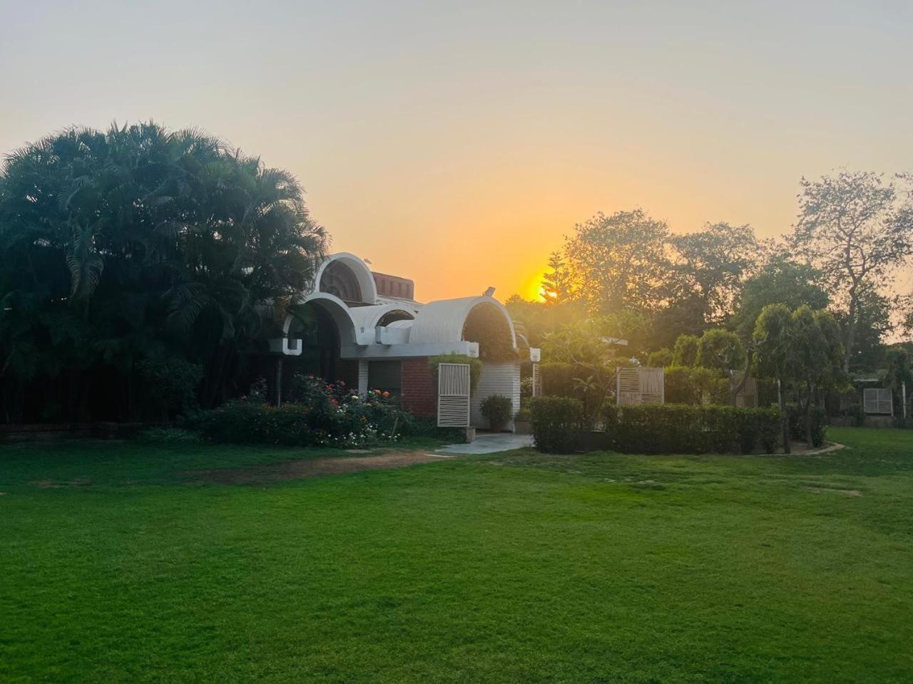 Goa Country Club Hotel Gurgaon Eksteriør billede