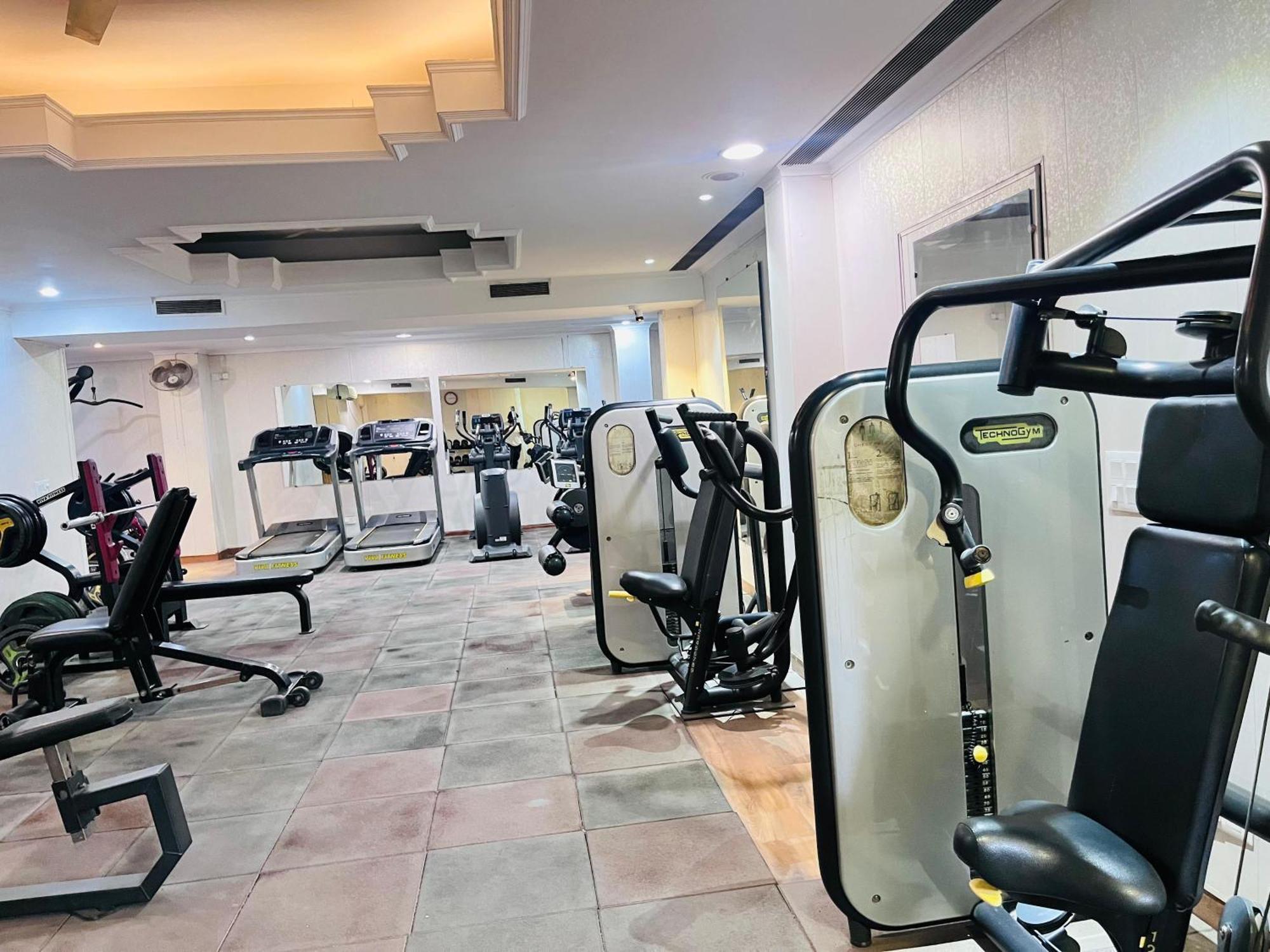 Goa Country Club Hotel Gurgaon Eksteriør billede